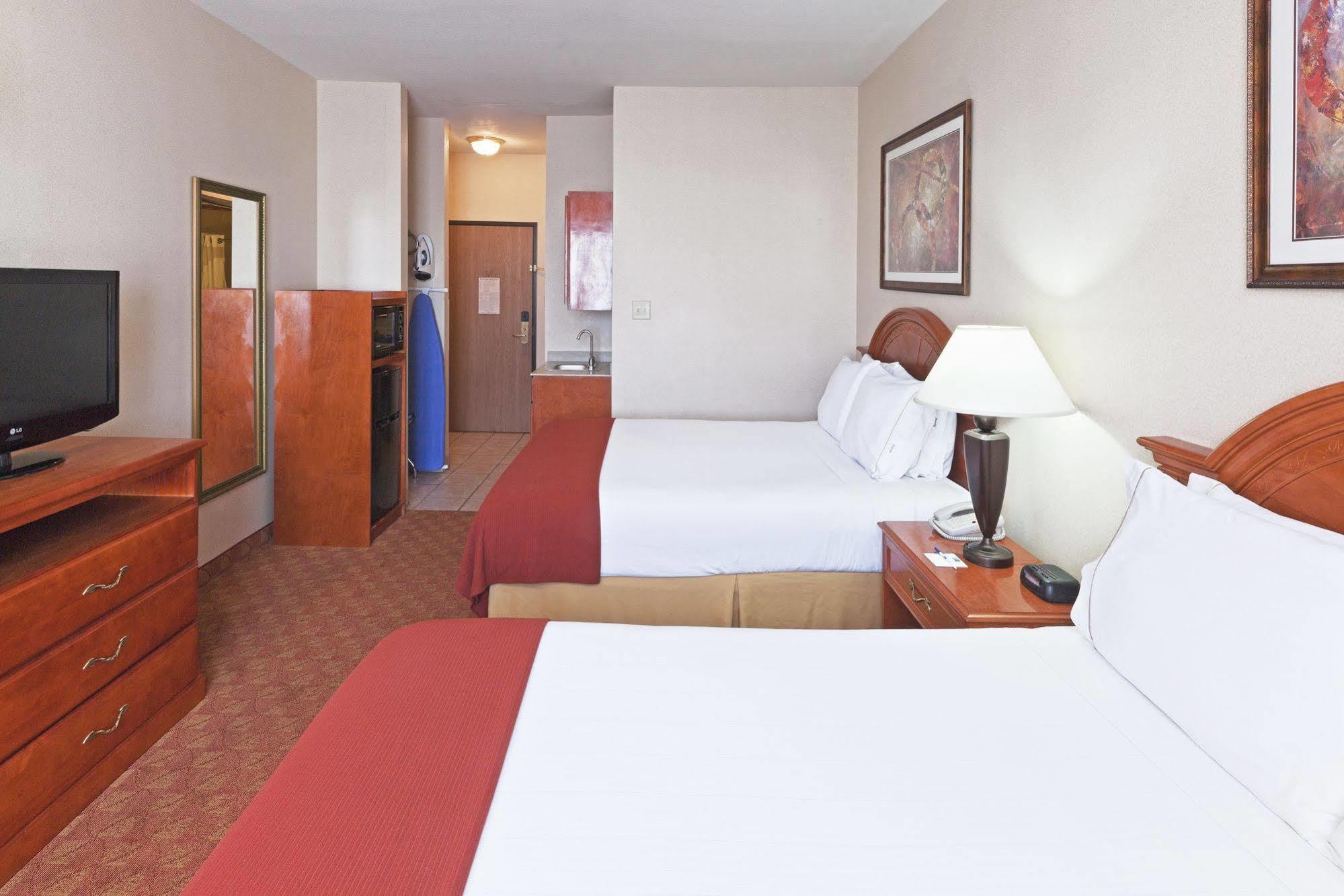 Holiday Inn Express Hotel And Suites Abilene By Ihg חדר תמונה